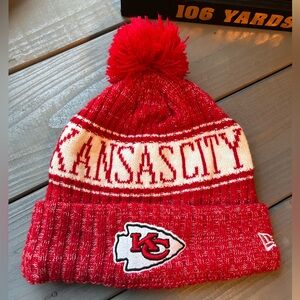 New Era Kansas City Chiefs Red and White Pom Beanie